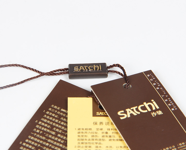 在服裝的紙牌定做過(guò)程中1個(gè)個(gè)環(huán)保新秀為何頻頻受挫？
