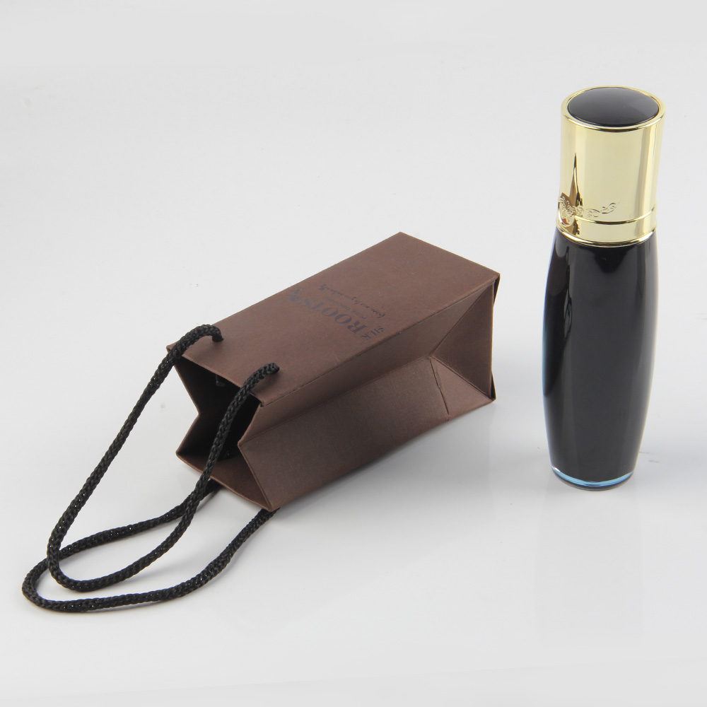 充電器的產(chǎn)品這么小紙袋是不是也該做這么小呢？